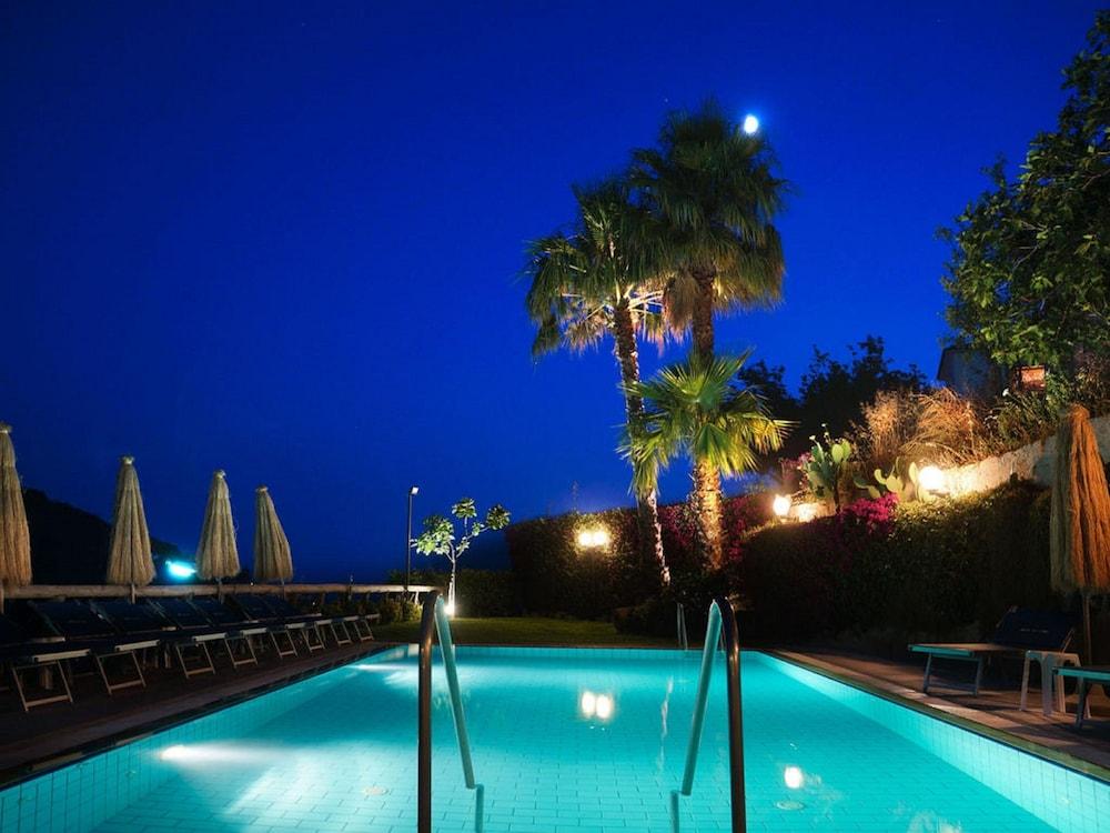 Hotel La Luna Ísquia Exterior foto